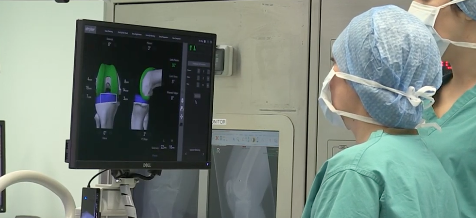 NHS surgeons use high-tech 3D printers to create replacement ribs